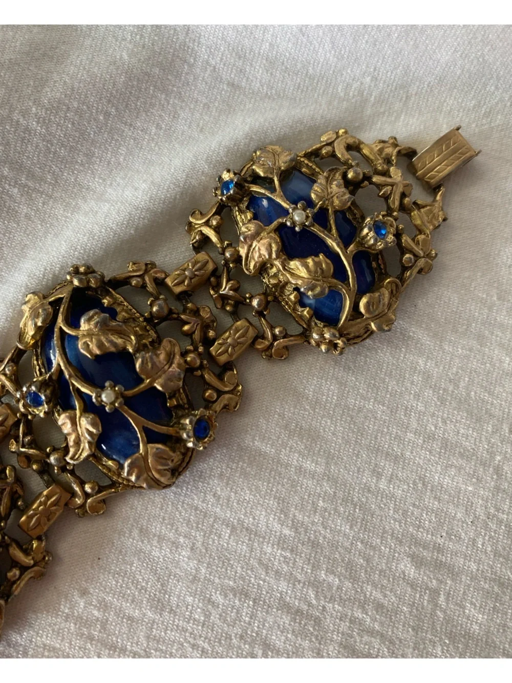 Art Deco Designed Vintage Intricate Leaf Filigree Bracelet Blue Cabochon